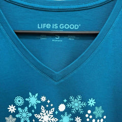 Women's Life Is Good Crusher Snowflake Heart T-Shirt CHRISTMAS